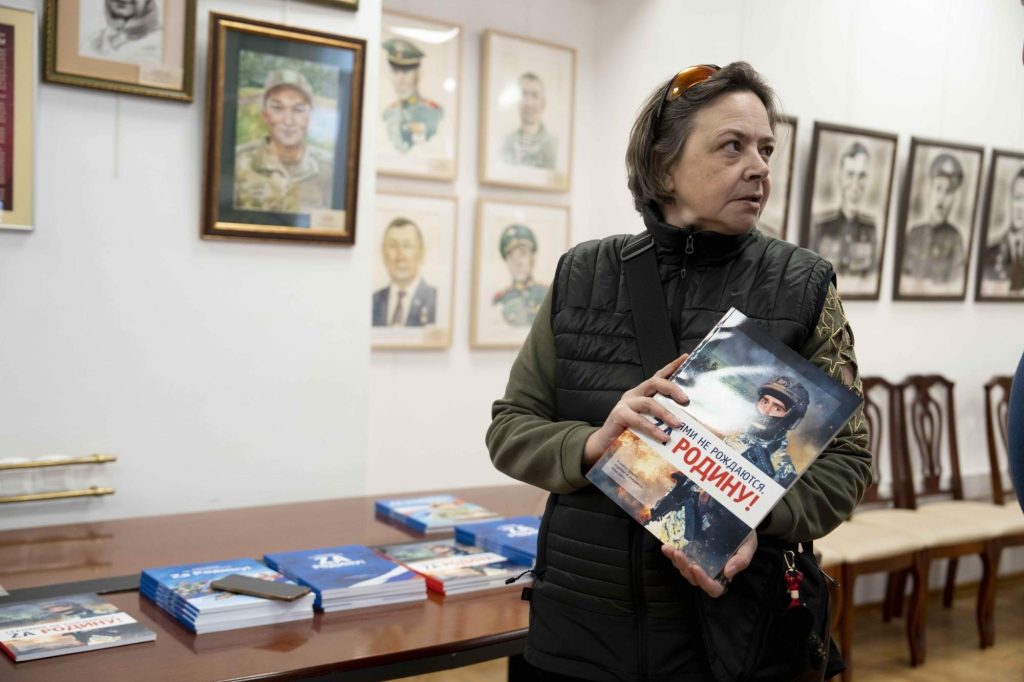 Астахова проведет круглый стол «СВО на экране»